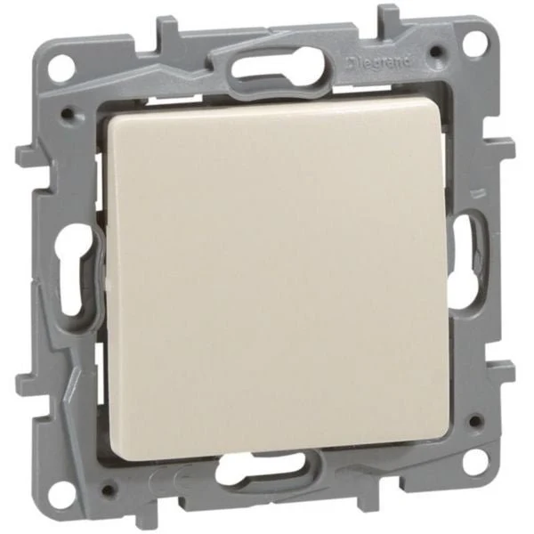 Legrand 664804 Niloé 1-Gang Intermediate Switch 10A Ivory