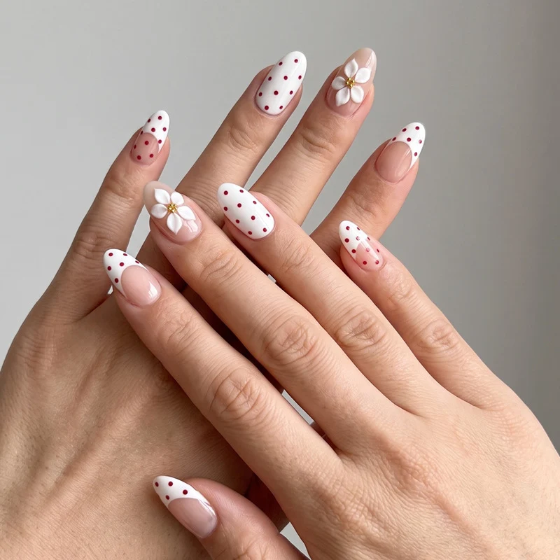 Dekorative Florale Nagelkunst Karnz