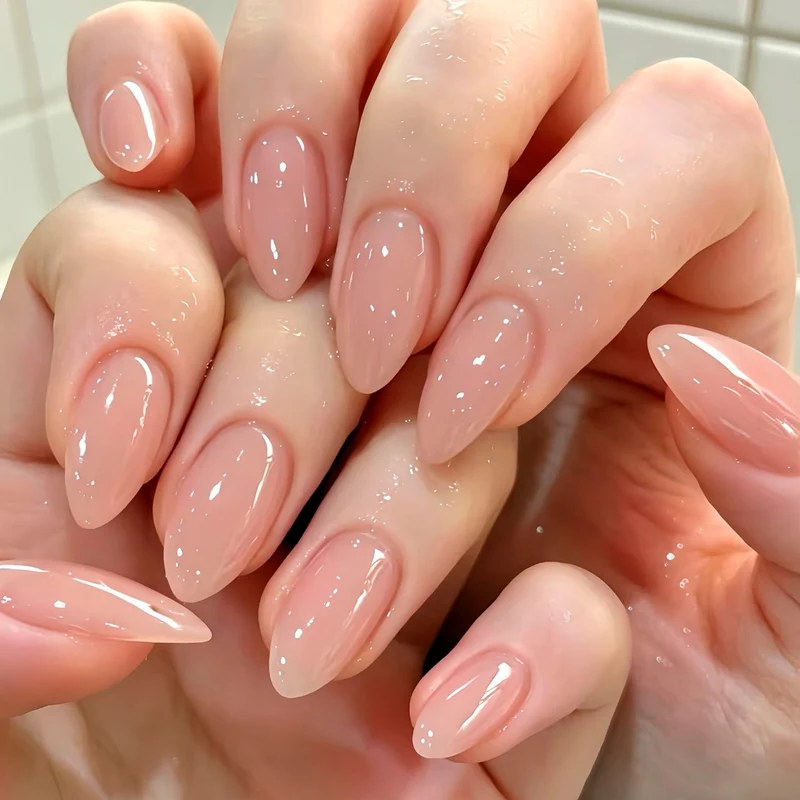 Glänzende Stiletto-Nägel Karnz