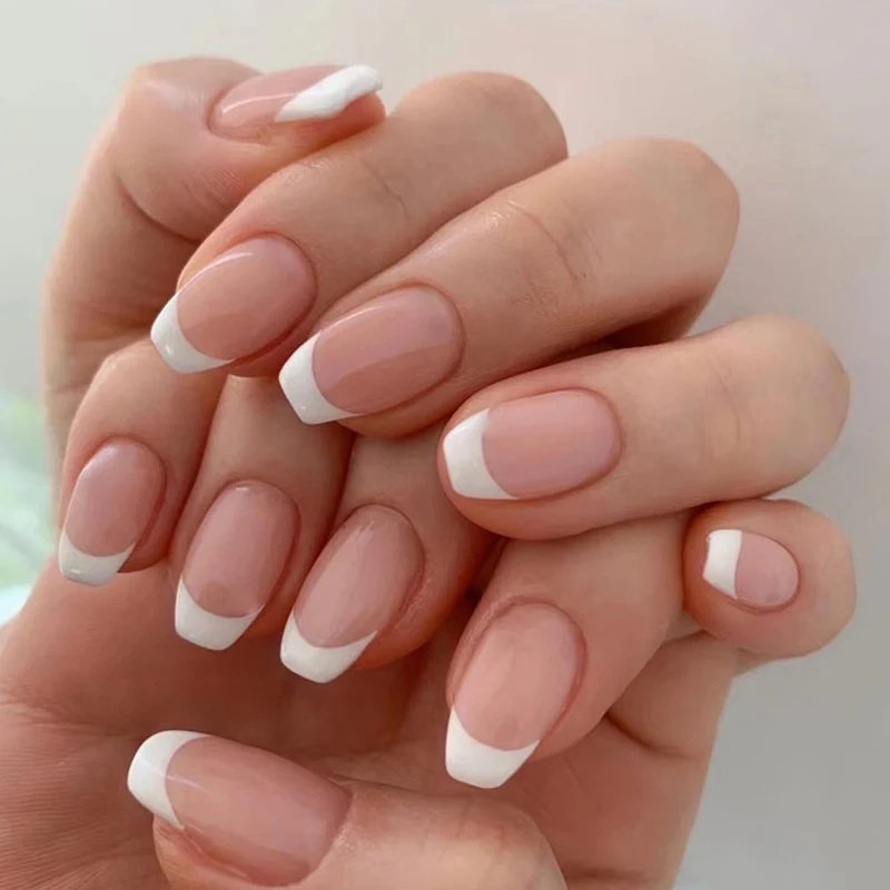 Elegante French-Nägel Karnz
