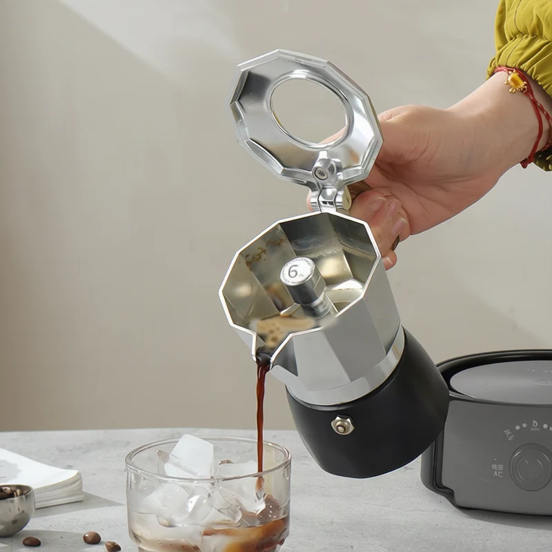 Espressokocher aus Edelstahl