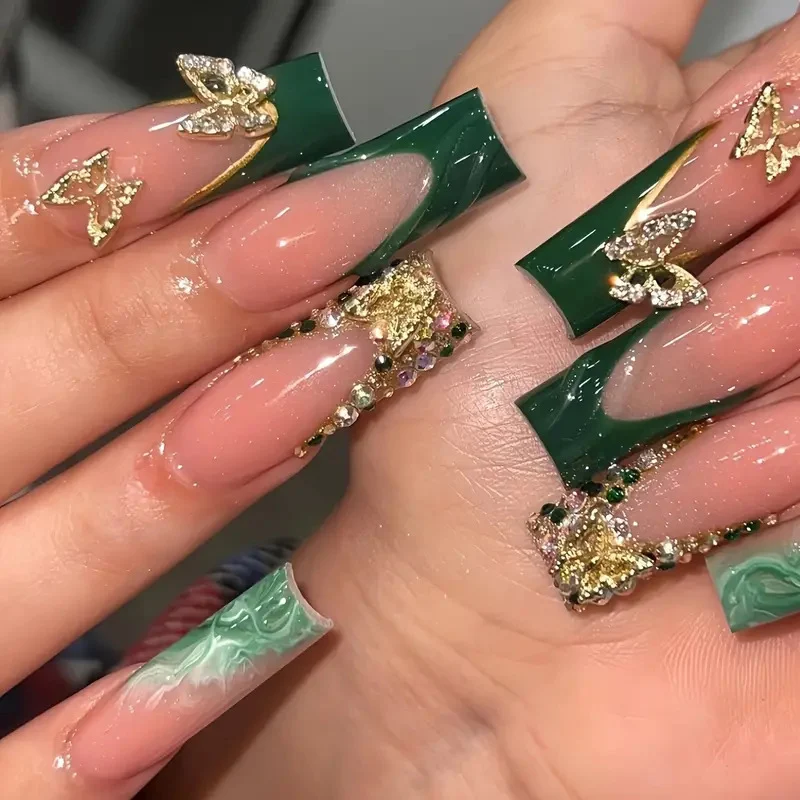 Aufwendige Acryl-Nailart-Verstärkungen Karnz