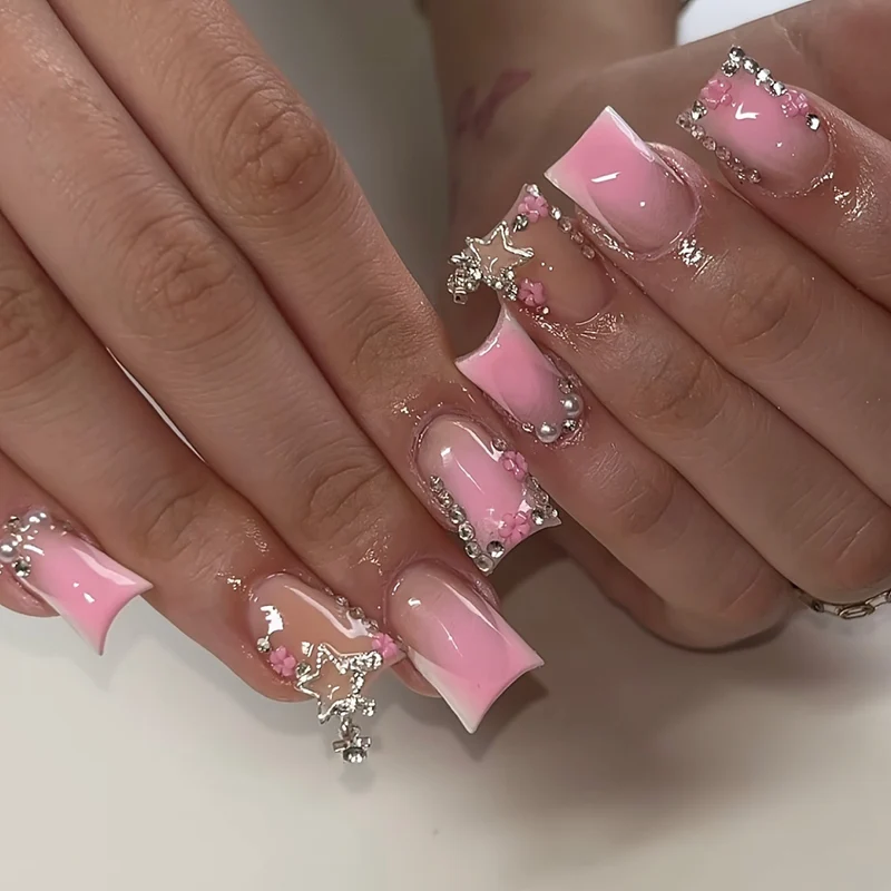 Dekorative mit Strass verzierte Nagelkunstverlängerungen Karnz