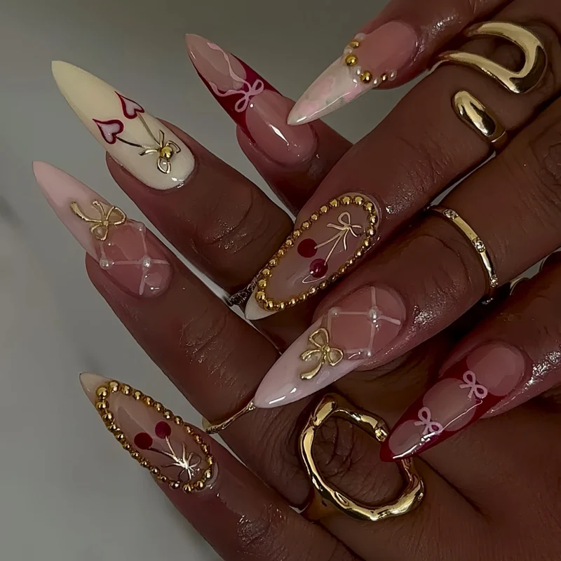 Dekorative Glam Nagelkunst Extensions Karnz