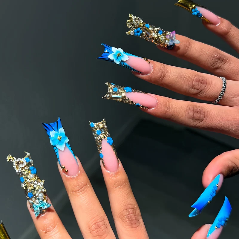 Dekorative Acryl-Nagelverzierungen Karnz