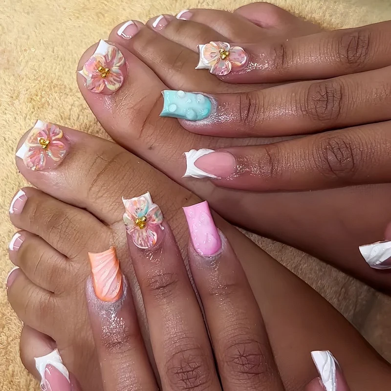 Elegantes Blumen-Nagelkunst-Set Karnz