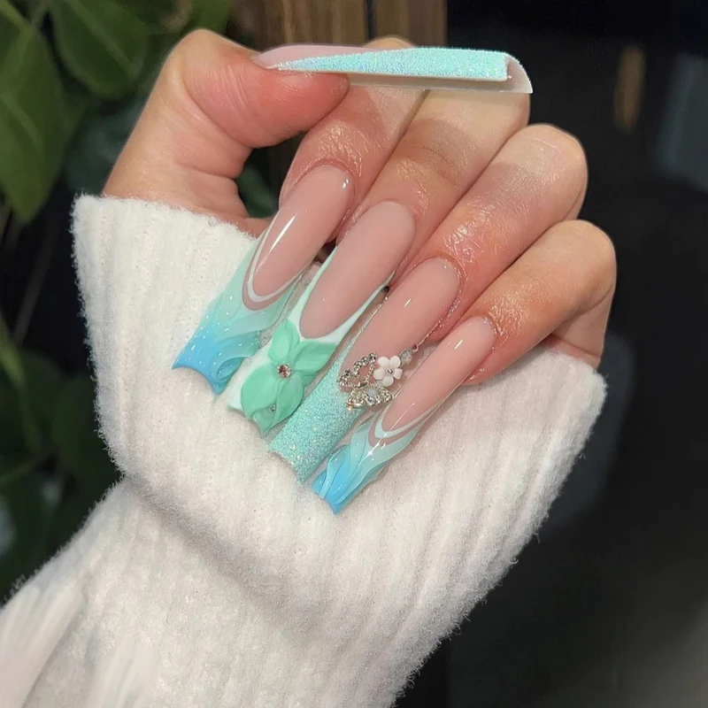 Elegante Florale Acryl-Nagelerweiterungen Karnz