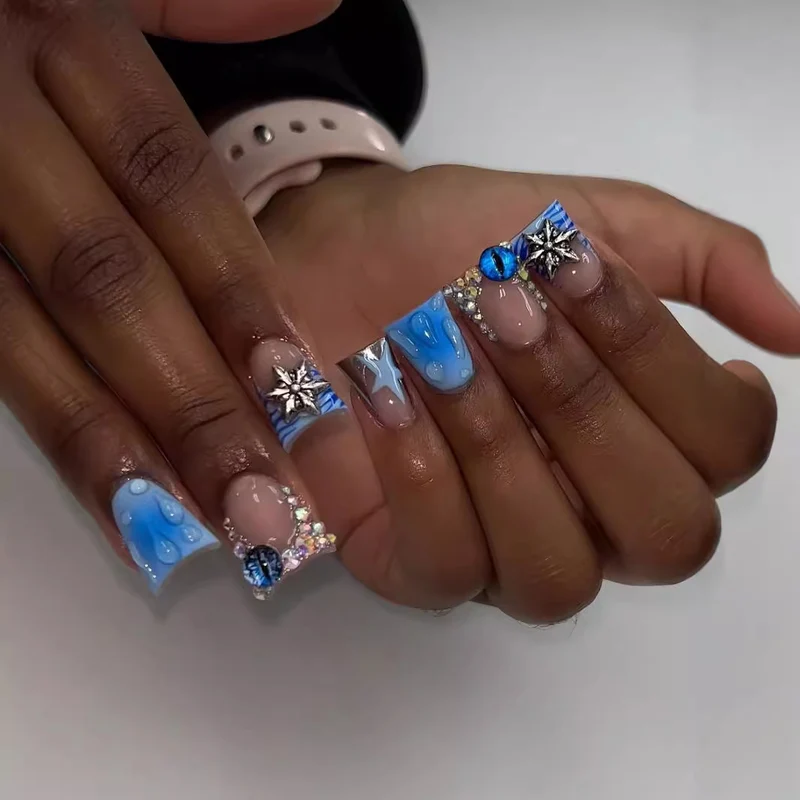 Künstlerisches Gel-Nagelkunst-Design Karnz