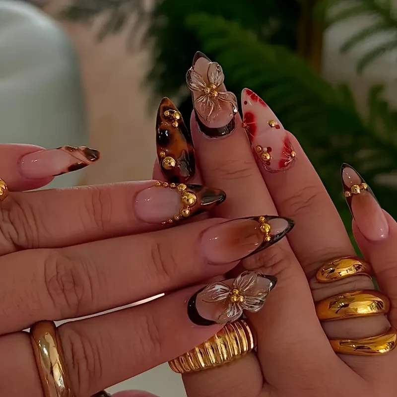Künstlerisches Gel Florale Nagelverlängerungen Karnz