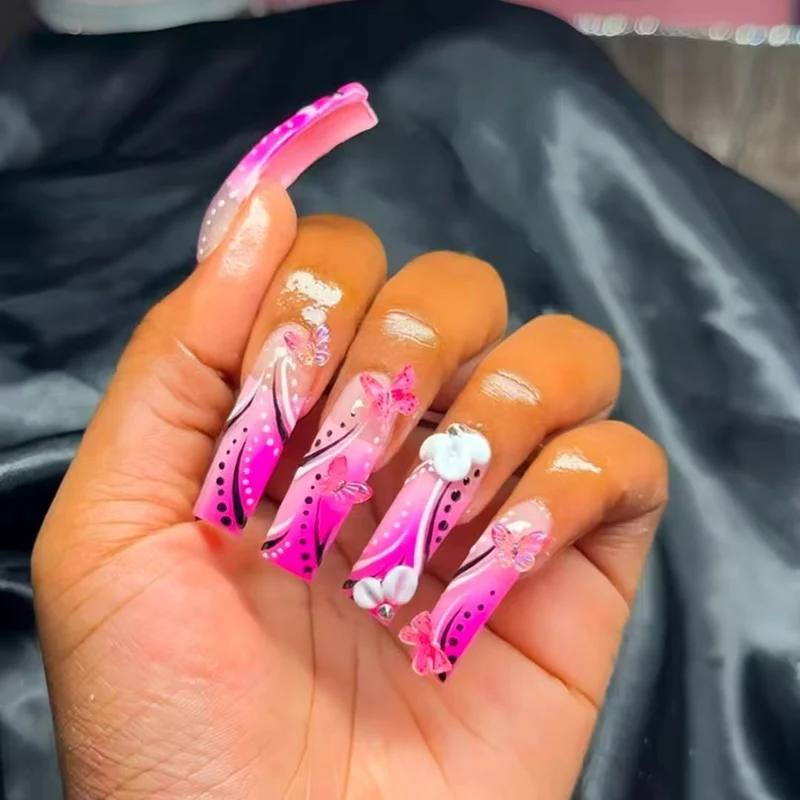 Künstlerische Acryl-Nagelverzierungen Karnz
