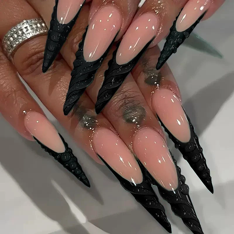 3D Sculpted Stiletto-Nagelverzierungen Karnz