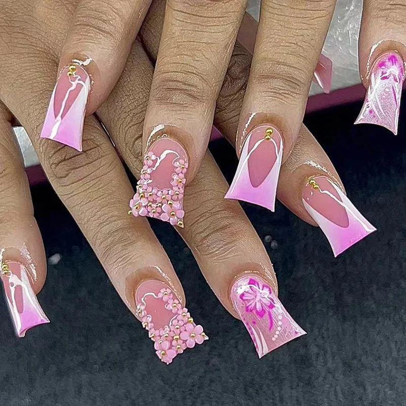 Dekorative 3D florale Nagelverzierungen Karnz