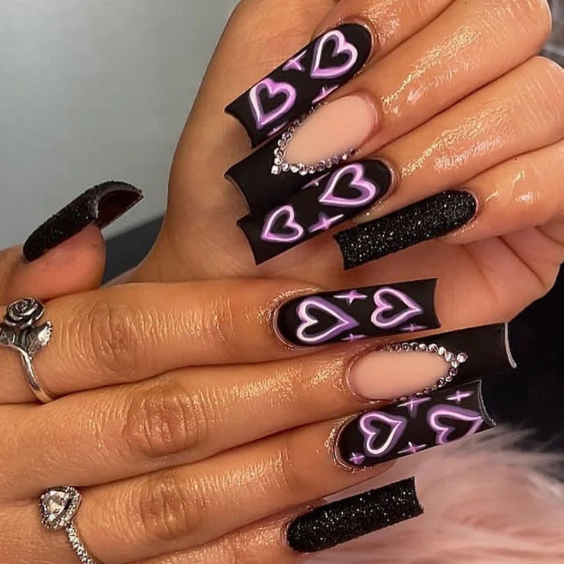 Künstlerisch Herz-verzierte Nagelverzierungen Karnz