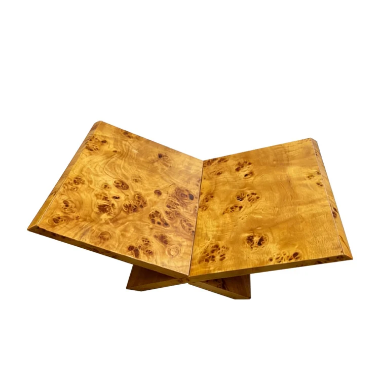 Stilvoller Holztisch