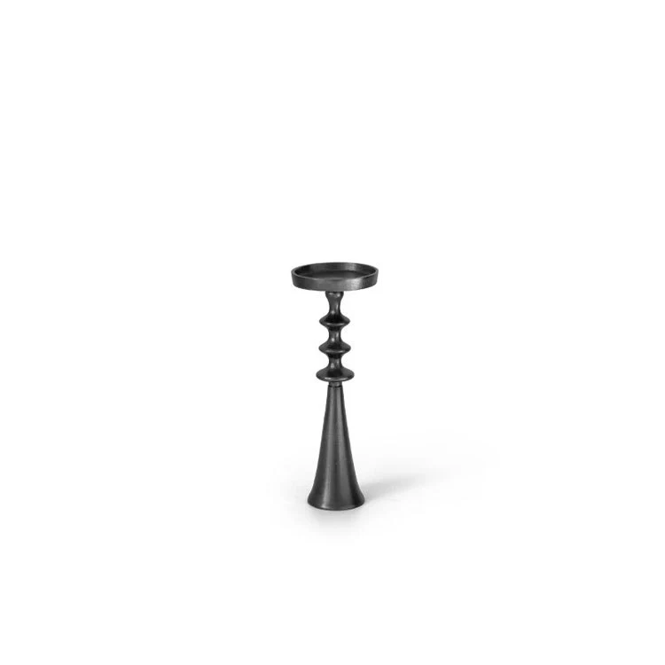 Eleganter Metallkerzenhalter