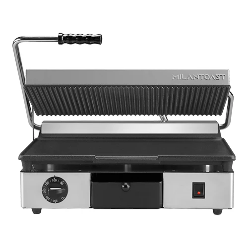 MilanToast kontaktni žar z rebrasto zgornjo in gladko spodnjo ploščo | Lito železo s keramičnim neoprijemljivim premazom | 2,760 W | 43 x 25 cm