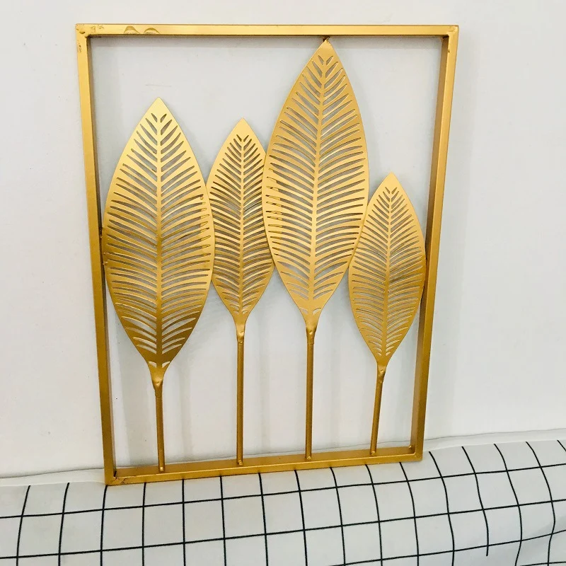 Blatt-inspiriertes Metalldekor Karnz
