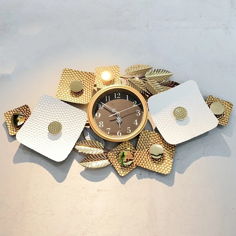 Zeitgenössische florale Wanduhr Skulptur Karnz