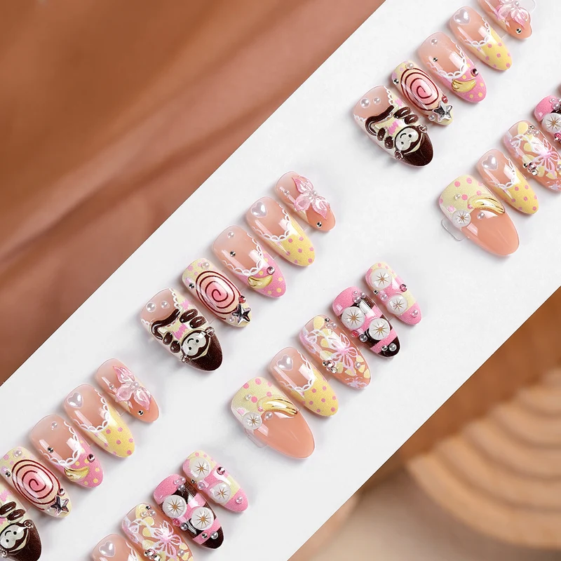 Kunstnagelset mit süßem Tier- und Dessertdesign Karnz