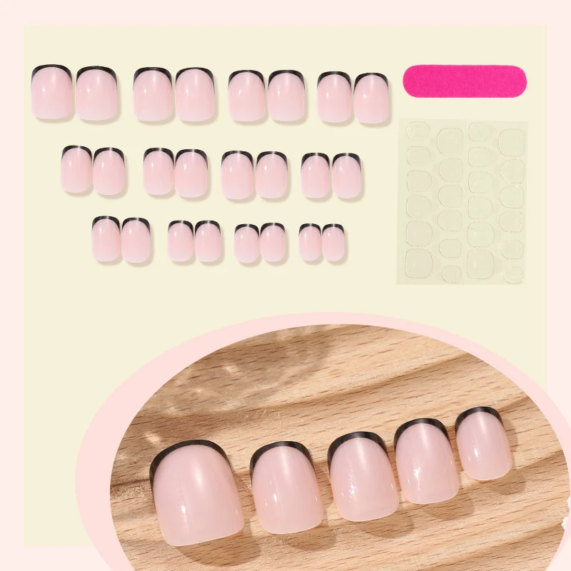 Kunstnagelset mit stilvollem Schwarz-Weiß-Finish Karnz