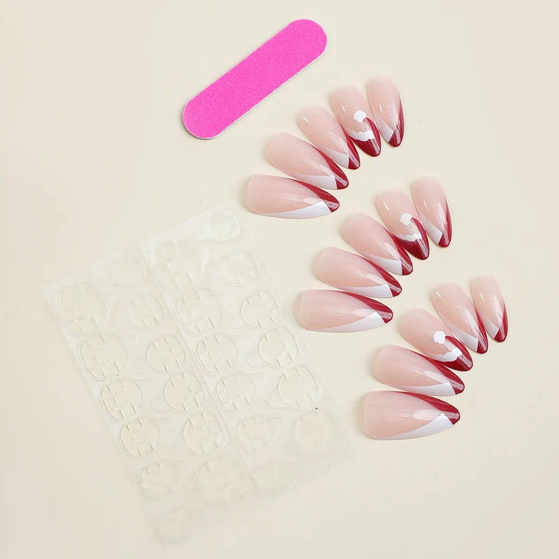 Kunstnagelset mit stilvollem French-Tip-Design und eleganten Farbverläufen Karnz