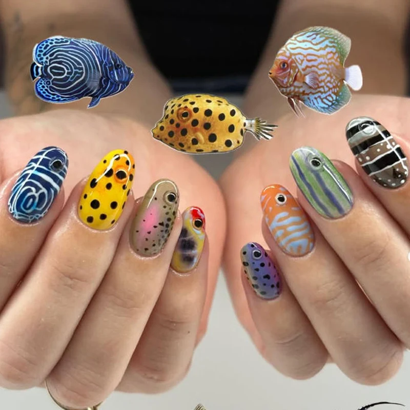 Kunstnagelset mit maritimen Fischdesign Karnz