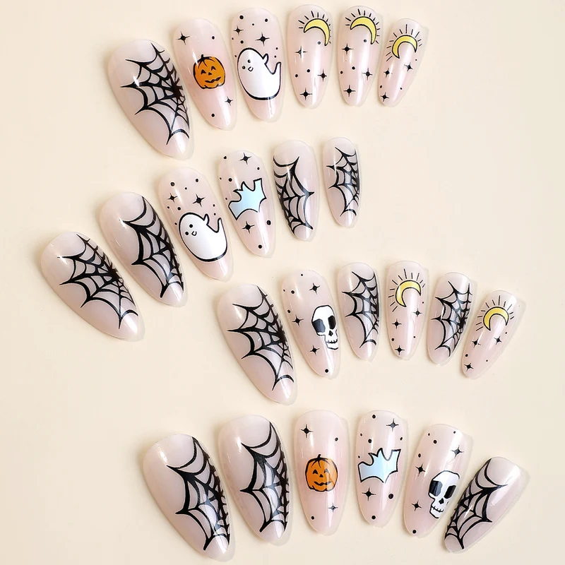 Kunstnagelset mit gruseligem Halloween-Design Karnz