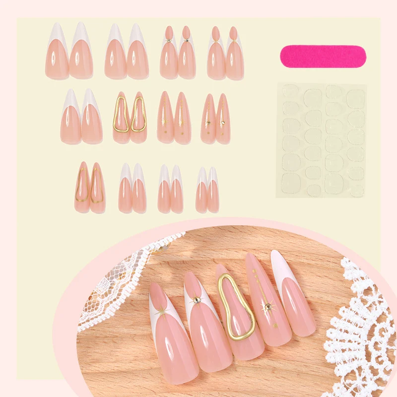 Kunstnagelset mit glamourösen Strass- und dekorativen Elementen Karnz