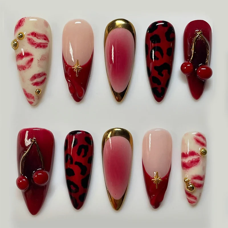Kunstnagelset mit glamourösen Lippen- und Leopardenmotiven Karnz