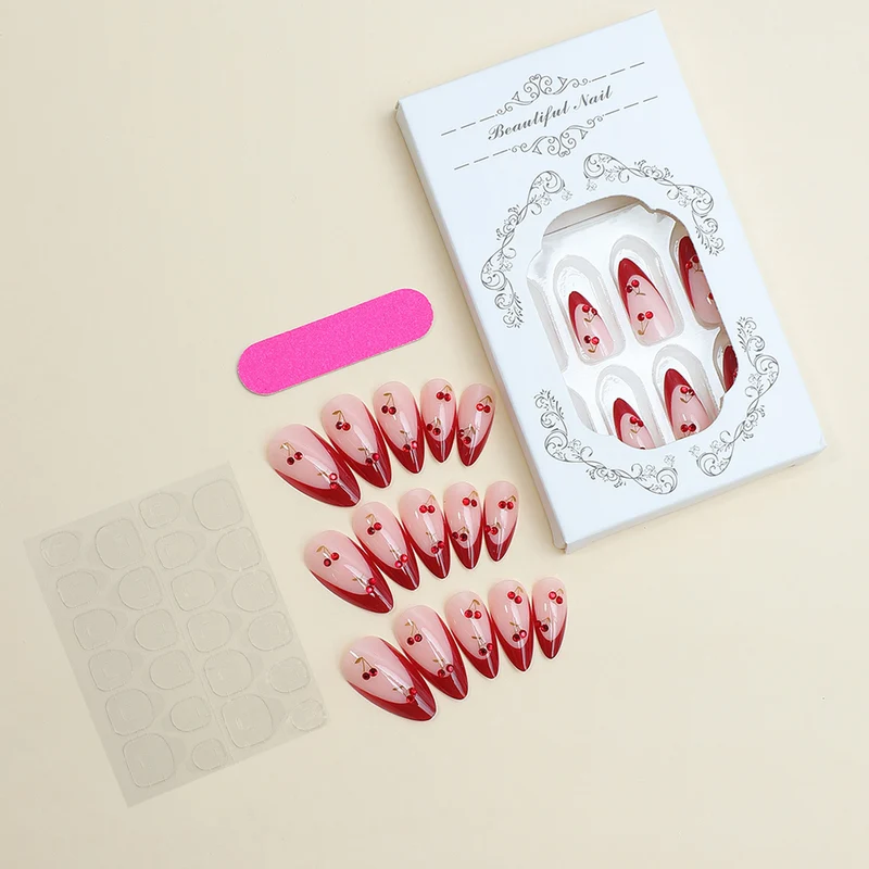 Kunstnagelset mit fruchtigem Kirschdesign Karnz