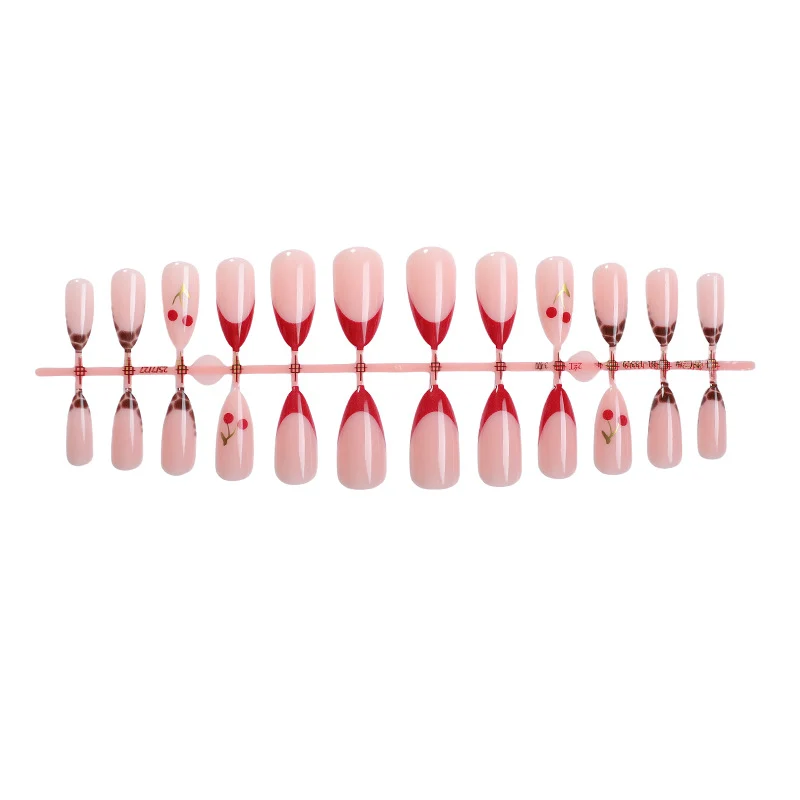 Kunstnagelset mit fruchtigem Kirsch-Design und elegantem Farbverlauf Karnz