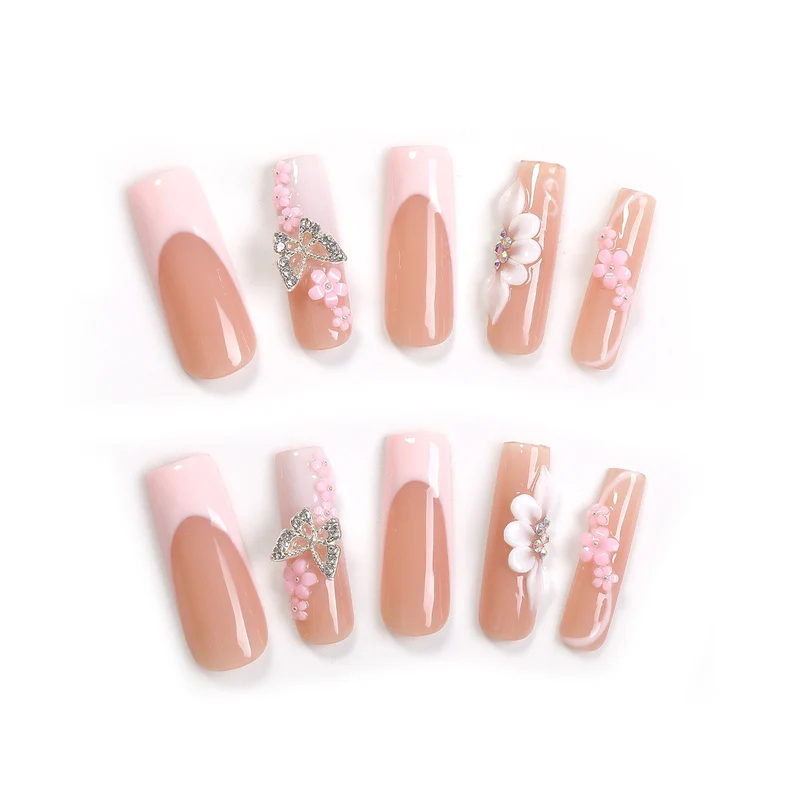 Kunstnagelset mit floralen und extravaganten 3D-Verzierungen Karnz