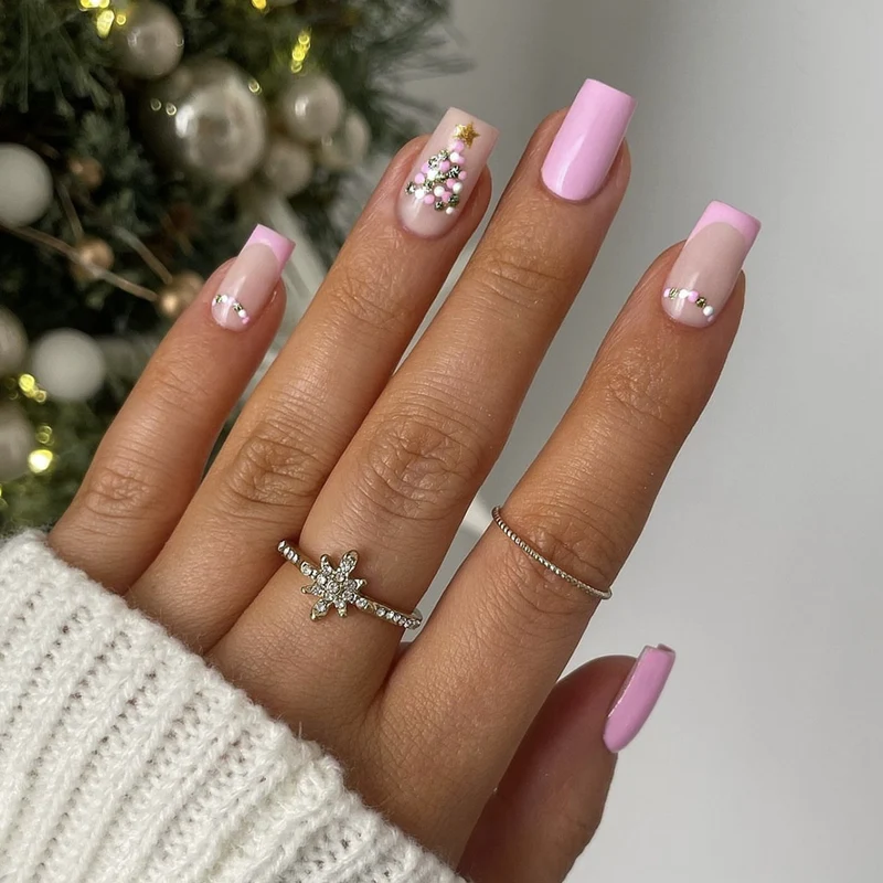 Kunstnagelset mit festlichem Weihnachtsbaum-Design und Glitzerverzierungen Karnz