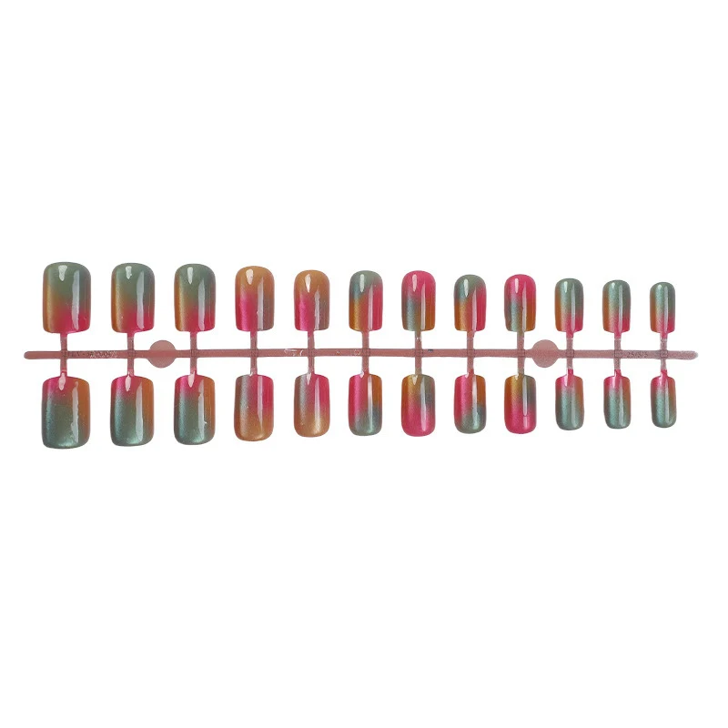 Kunstnagelset mit farbverlaufendem Design Karnz