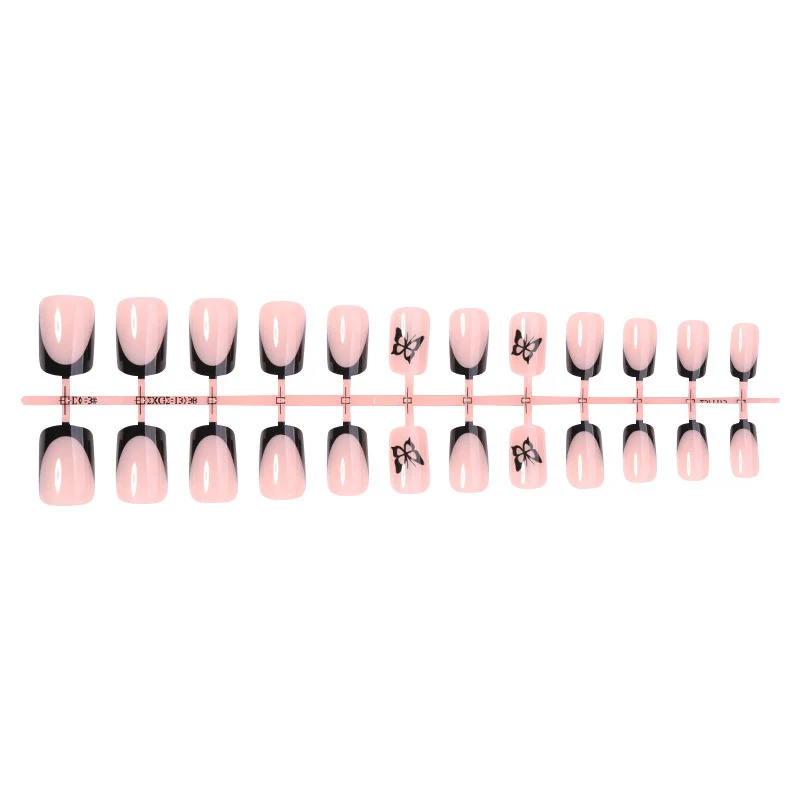Kunstnagelset mit eleganten Schmetterlingsmotiven Karnz
