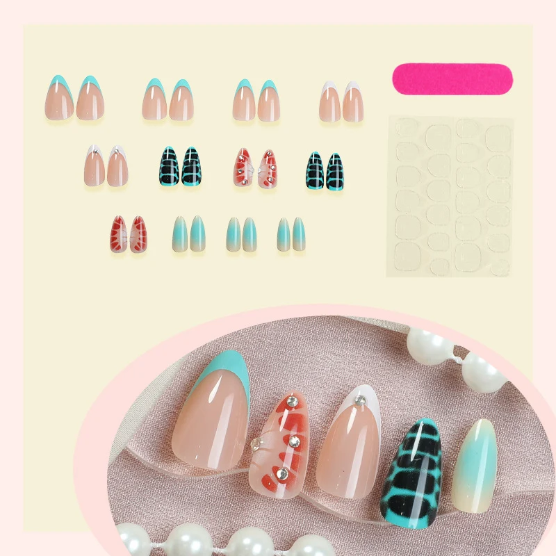 Kunstnagelset mit eleganten Mustern und kreativen Designs Karnz