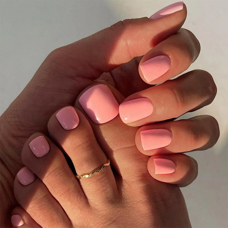 Kunstnagelset mit elegantem Finish und pflegenden Eigenschaften Karnz