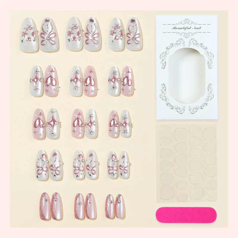 Kunstnagelset mit elegantem Blüten- und Strassdesign Karnz