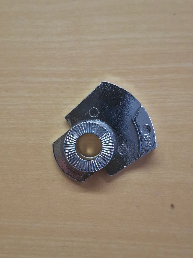 Linker Einsatz für LNB – passend für FlatSat 650 , 850