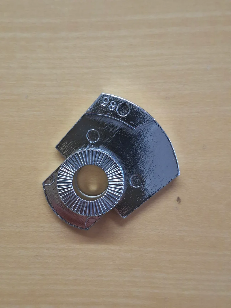 Rechter Einsatz für LNB – passend für FlatSat 650 , 850