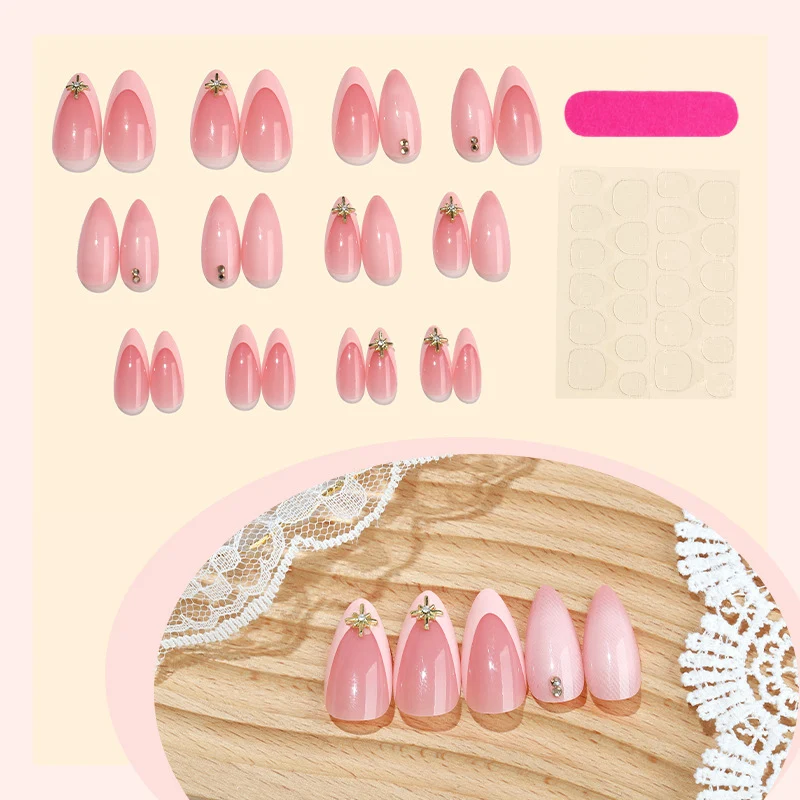Künstliche Nagel-Kreationen mit eleganten Blumendetails Karnz