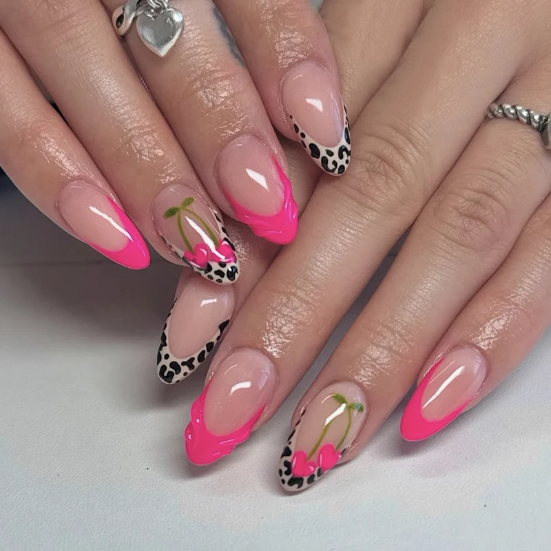 Kreatives Nail Art Design Karnz