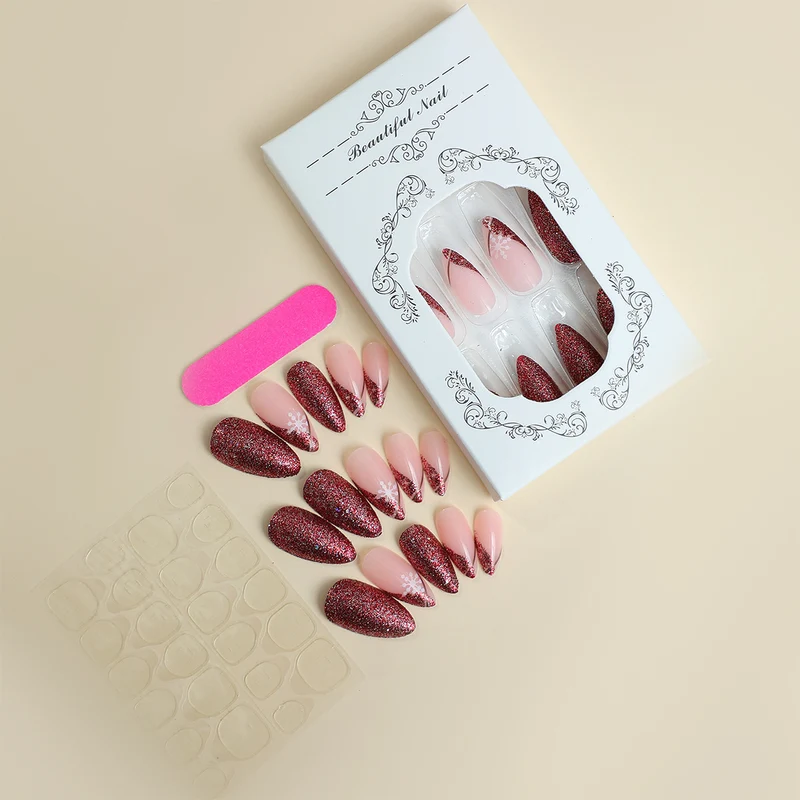 Kunstnagel-Set mit Glamourösen Glitzerakzenten Karnz