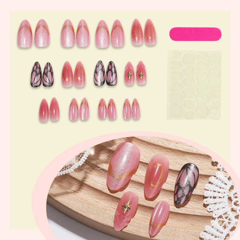 Kreatives Kunstnagelset mit rhinestones und glitzernden Akzenten Karnz