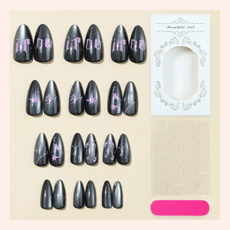 Kreatives Kunstnagelset mit mystischen Designs Karnz