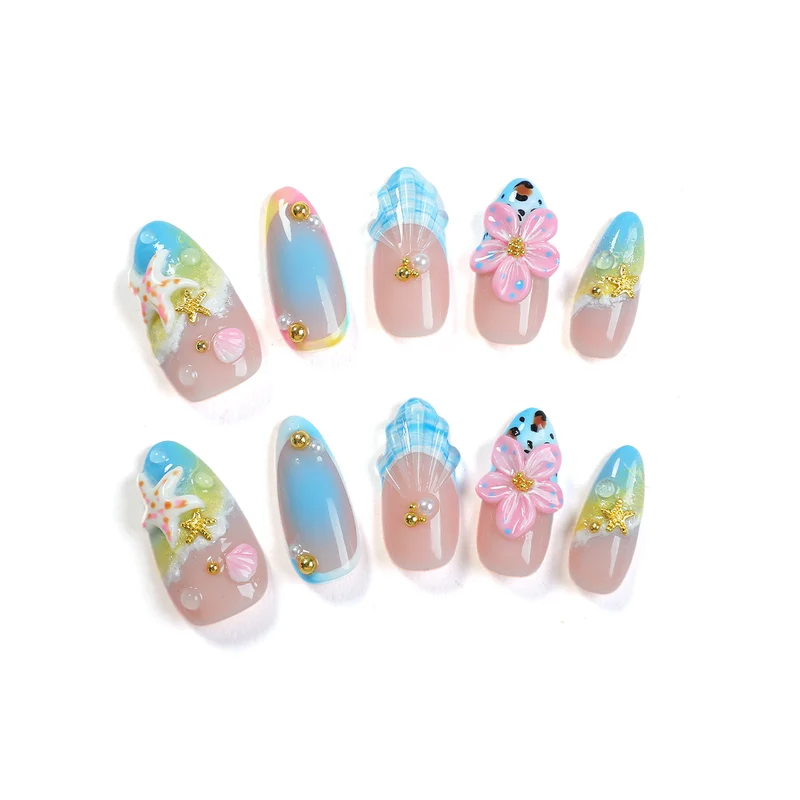 Kreatives Kunstnagelset mit maritimem Design Karnz
