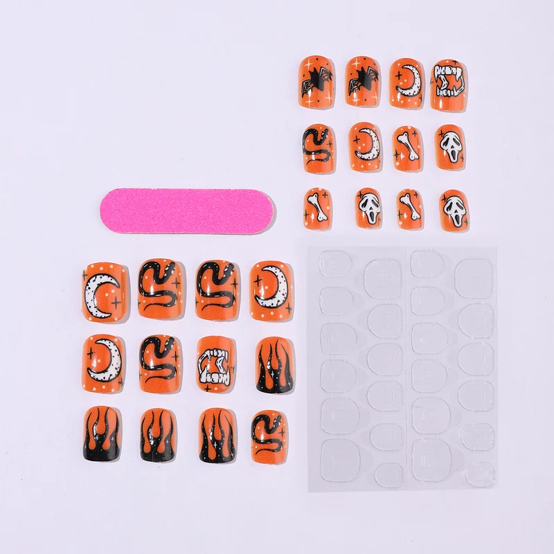 Kreatives Kunstnagelset mit Halloween-Motiven Karnz