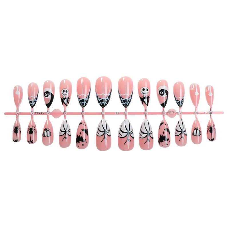 Kreatives Halloween Nageldesign Karnz