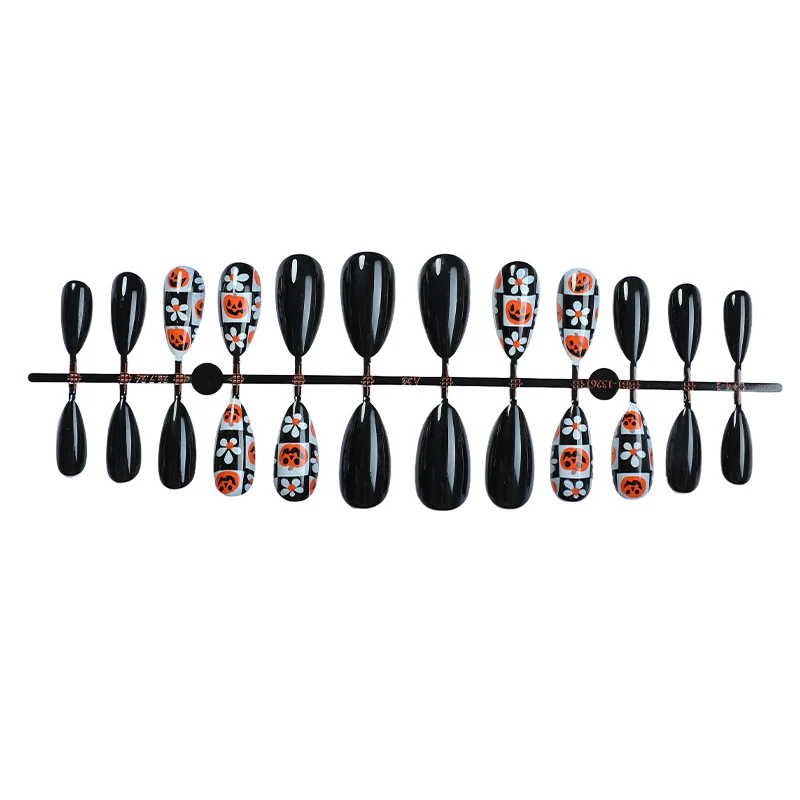 Halloween Kunstnagelset mit gruseligem Design Karnz