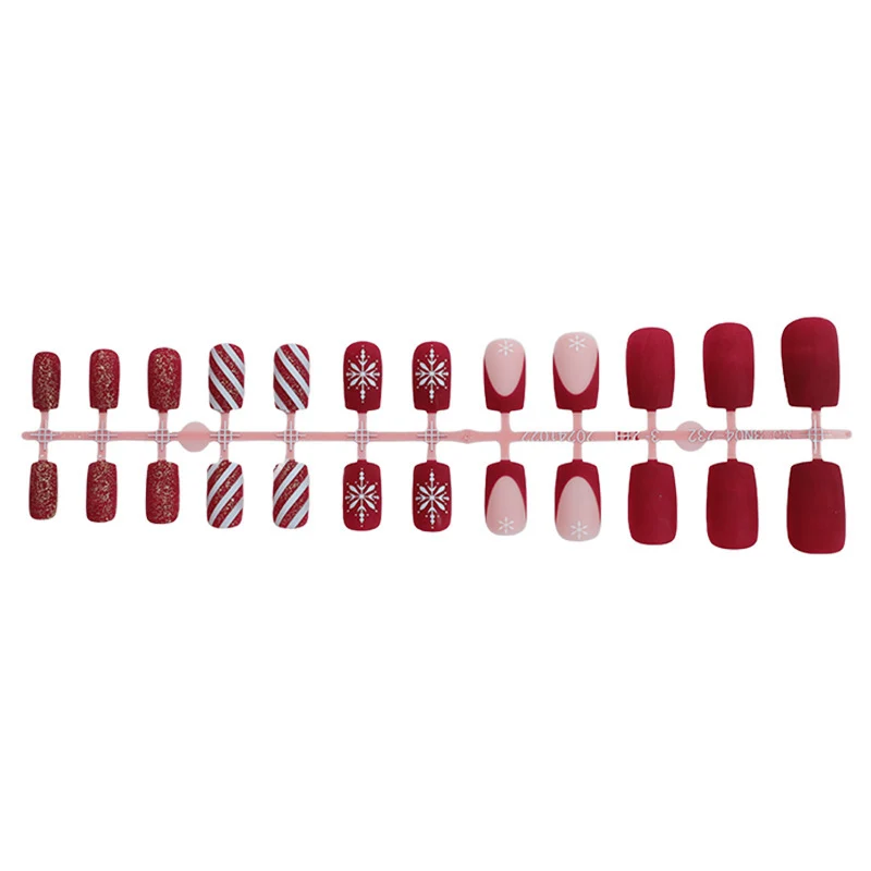 Festliches Kunstnagelset mit winterlichen Motiven Karnz